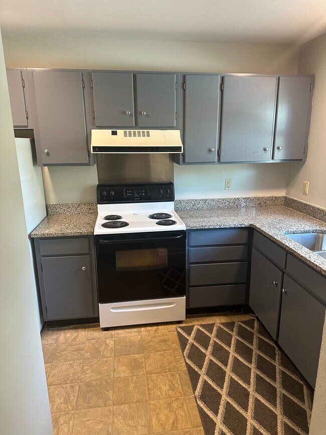 Building Photo - 430 Grove St