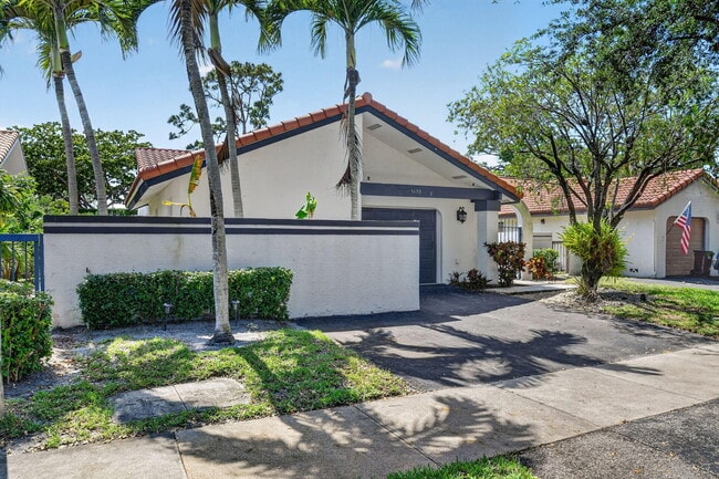 Building Photo - 1630 NW 22nd Ave