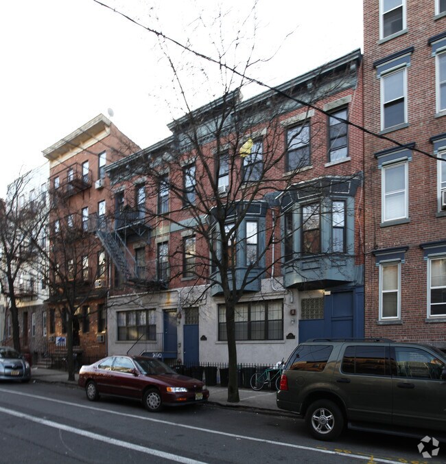 Foto del edificio - 416-418 Madison St