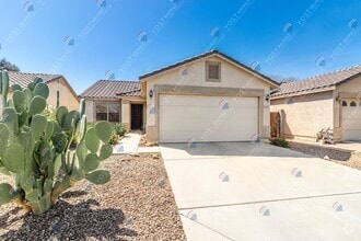 Building Photo - 645 W Kingman Loop