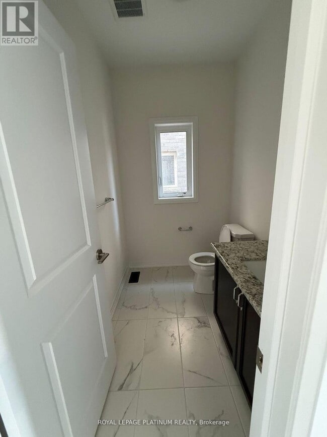 Photo du bâtiment - 43 Mckernan Ave.