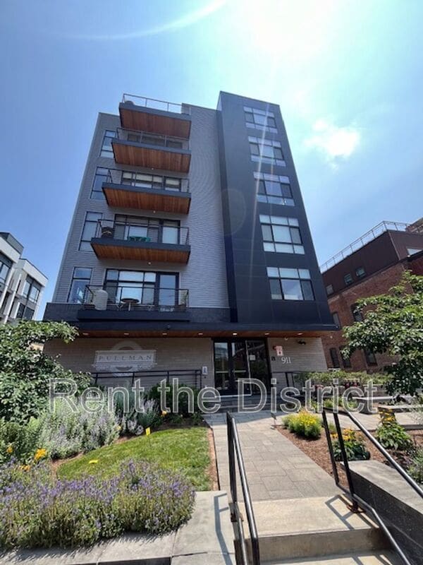 Photo - 911 2nd St NE Apartment