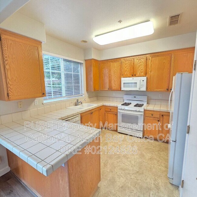 Foto del edificio - 1052 Addison Cir