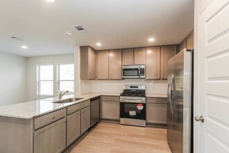 Building Photo - 24995 Aconite Ln