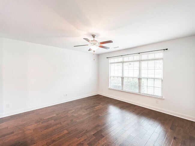 Sala de estar - 2120 Sullivan St
