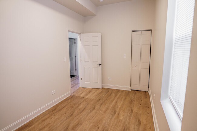 Foto del edificio - 6613 S Vernon Ave
