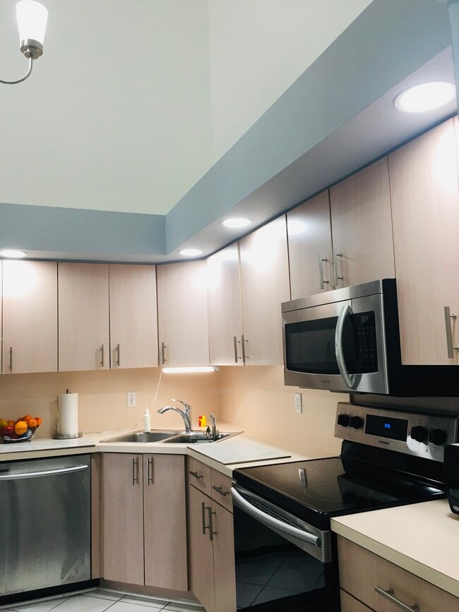 Foto del edificio - 523 NE 47th St