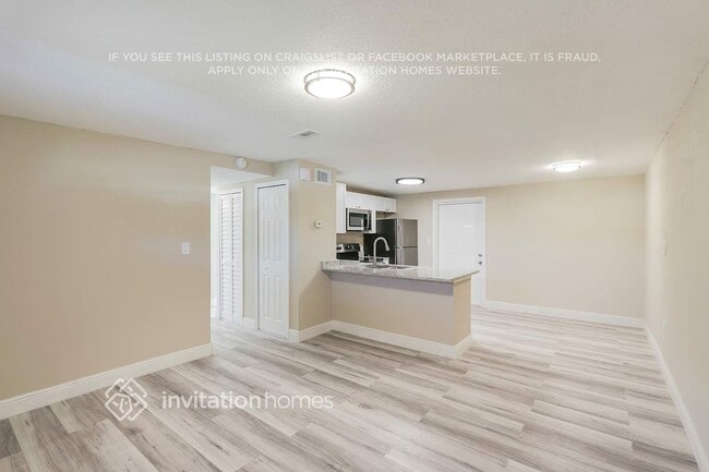 Building Photo - 7111 Dellwood Dr