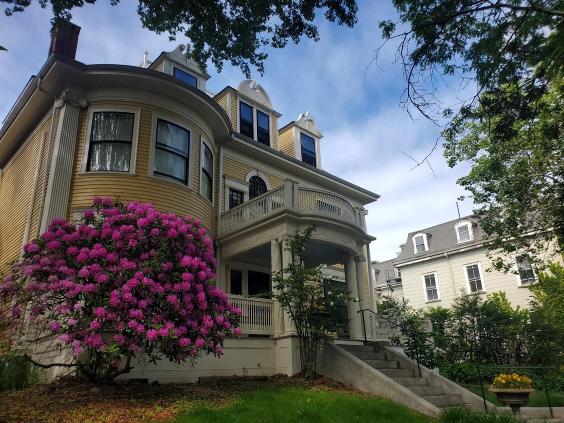 front view of property - 340 Harvard St (Cambridge, MA)