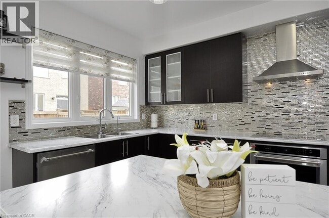 Photo du bâtiment - 55 Cheevers Rd