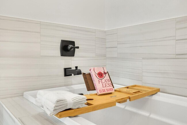 Photo - 147 Crockett Hls Ln Townhome