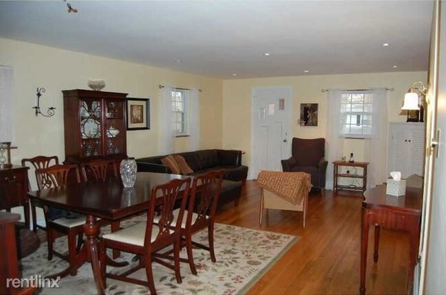 Building Photo - 1 br, 2 bath Apartment - 7507 Trevanion Ave
