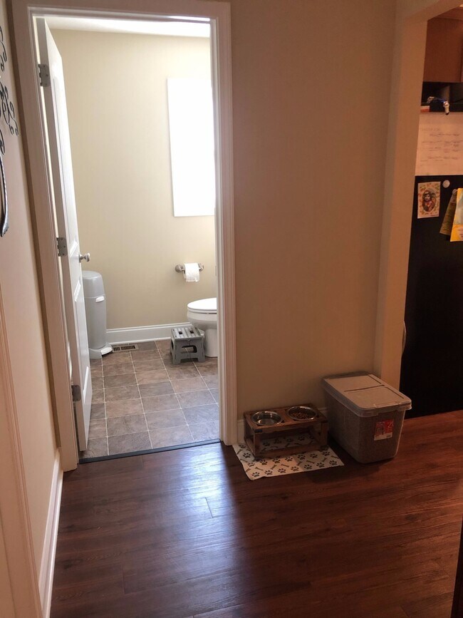 Foto del edificio - 3BR 2.5BA Charming Home in Old Concord