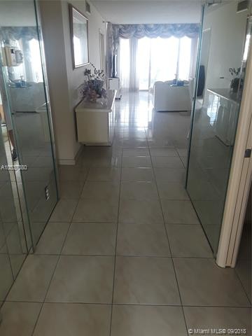 Foto del edificio - 4015 W Palm Aire Dr