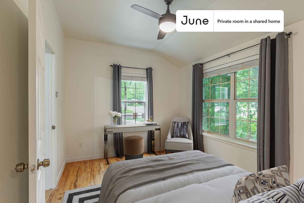 Foto principal - Room in Shared 4 bed/2 bath home