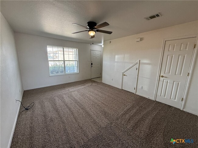 Building Photo - 705 S Amy Ln