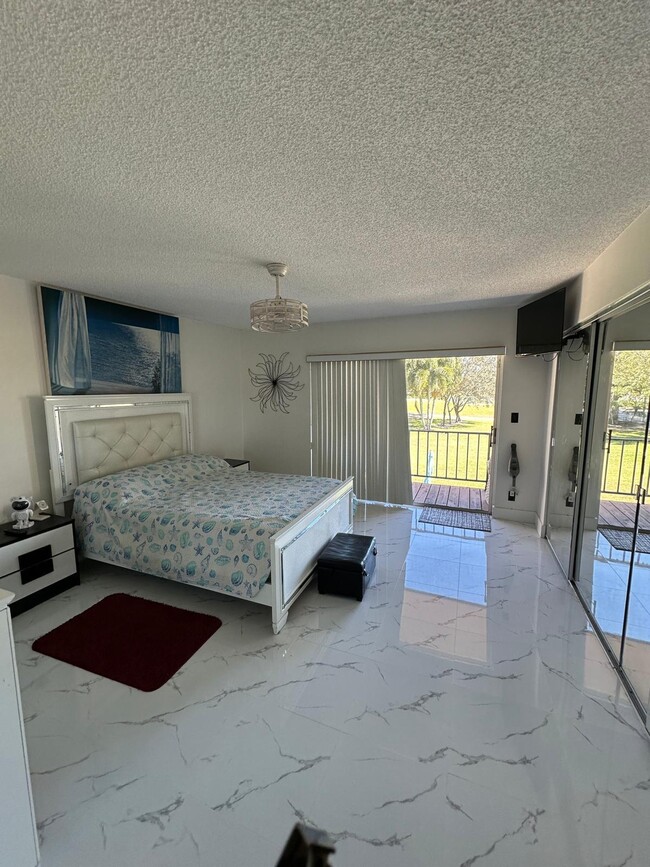 Building Photo - 4557 Luxemburg Ct