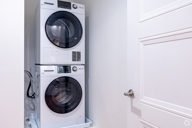 The Augusta- Studio - Mutual on Main Apartments