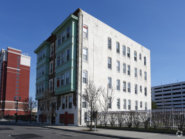 Building Photo - The Oakden