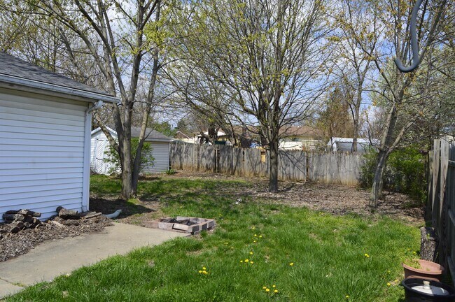 Foto del edificio - 304 E Oak Ave