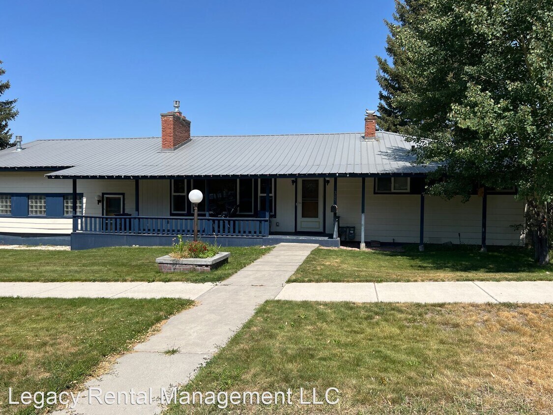 3 br, 2 bath House 305 E 3rd S House for Rent in Rexburg, ID