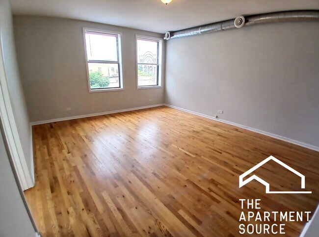 Building Photo - 7606 N Paulina St