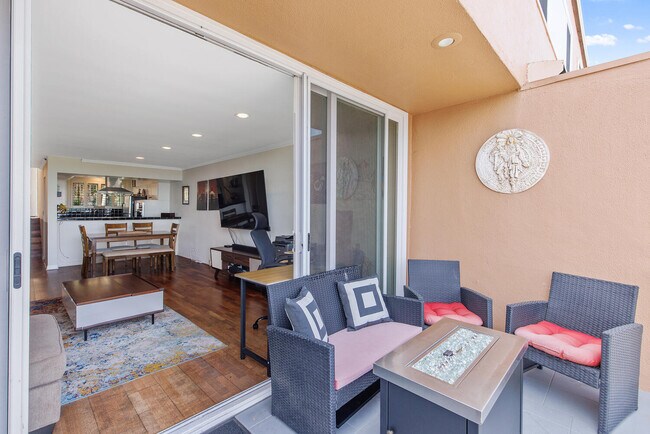 Building Photo - 4579 Don Ricardo Dr