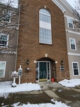 Building Photo - 985 Mistflower Ln