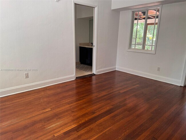 Building Photo - 5930 SW 80th St