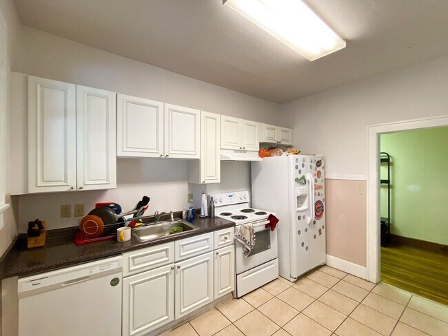 Foto del edificio - 1714 NW 3rd Pl