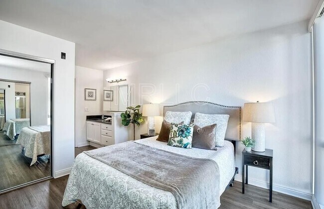 Foto del edificio - 4860 Rolando Ct