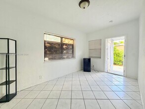 Building Photo - 1060 NW 116th St