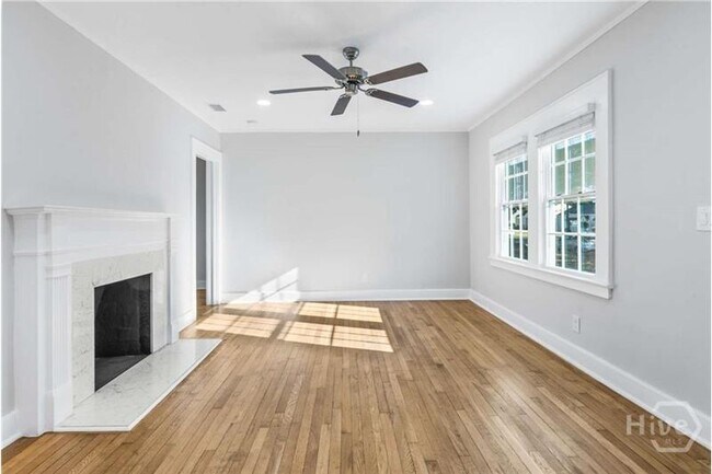 Foto del edificio - 2140 E 42nd St