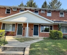 Building Photo - 239 N Plum St