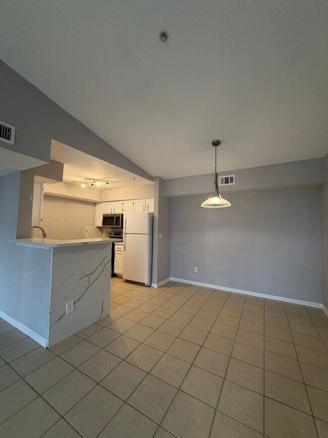 Foto del edificio - Newly Upgraded and Spacious 2B/2B Unfurnished Condo near Beach in Destin!