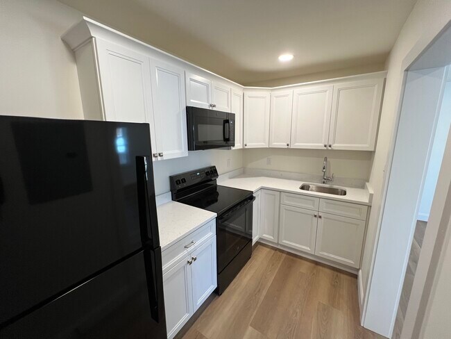 Building Photo - 1461 W King St