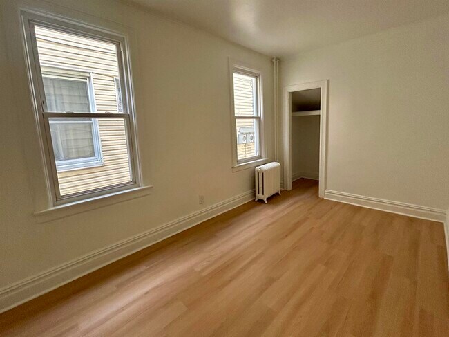 Building Photo - 374 Fulton Ave