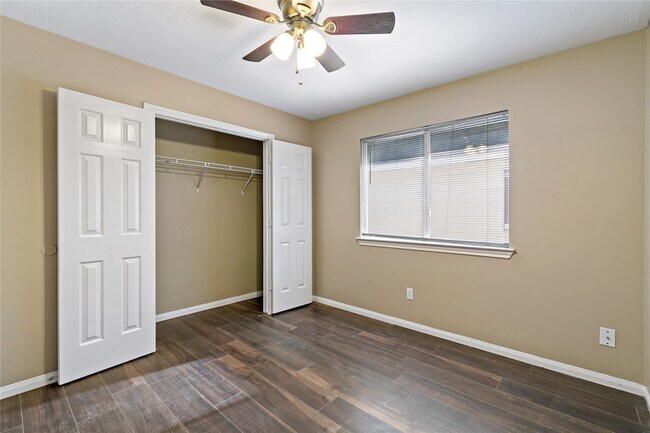 Foto del edificio - 2418 Orchard Run Way