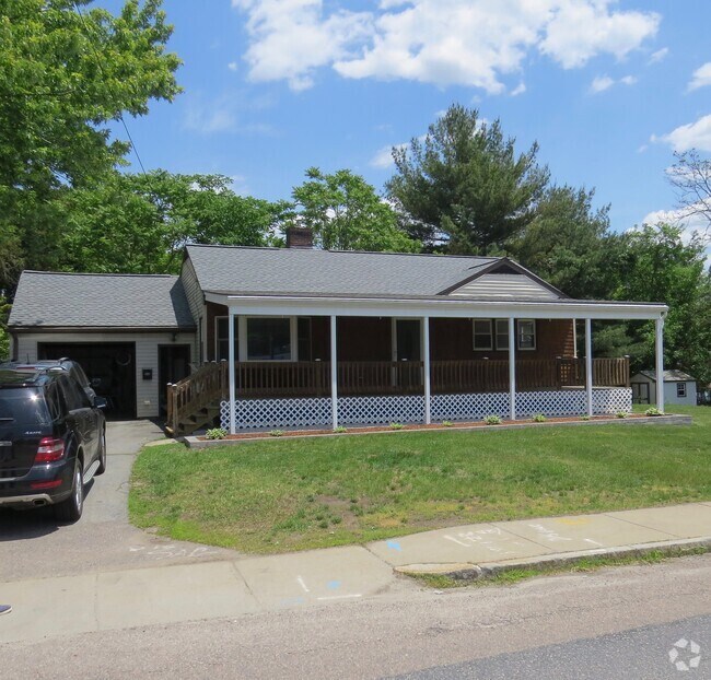 Apartments under 2,500 in Hopedale MA 1 Rentals