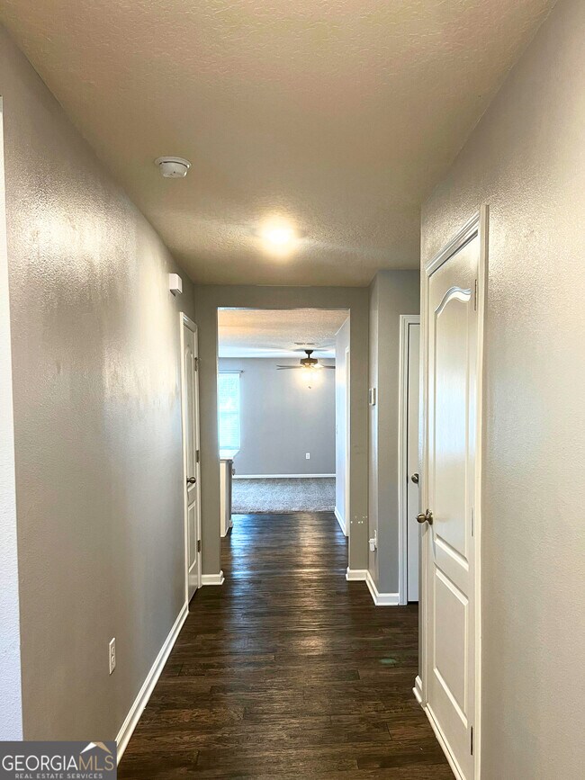 Building Photo - 129 Holston Cir