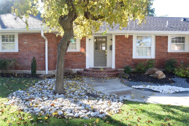 Building Photo - 1606 Glenbrook Terrace