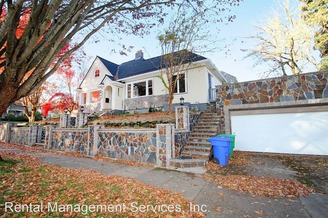 Building Photo - 2 br, 1 bath House - 3909 NE Flanders St