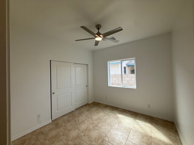 Building Photo - 3591 N Verdugo Rd