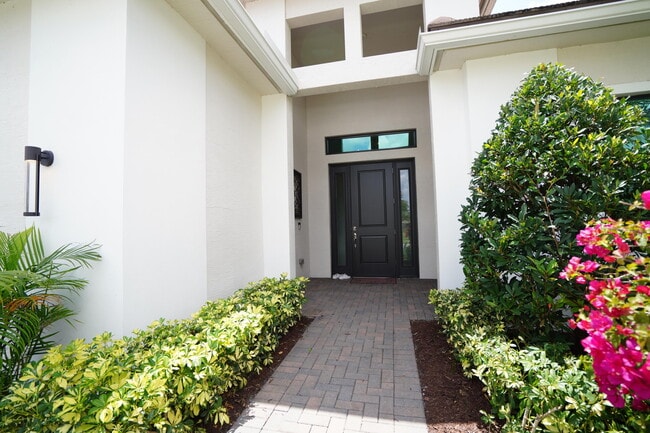 Building Photo - 15750 Longboat Key Dr