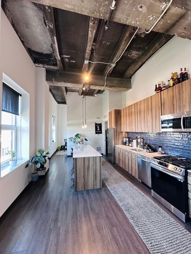Photo - 150 N Ashland Ave Apartment