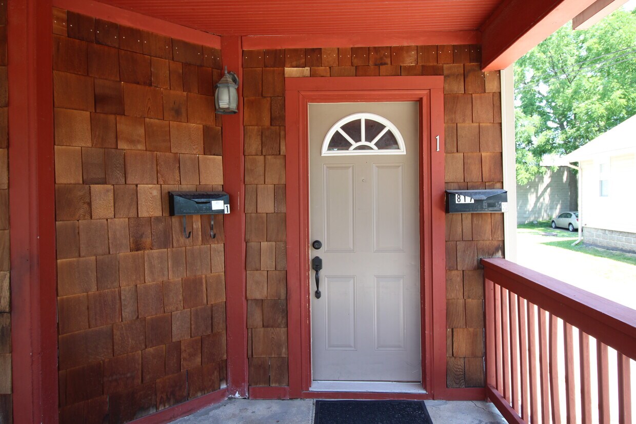 Foto principal - 817 Douglas St NW