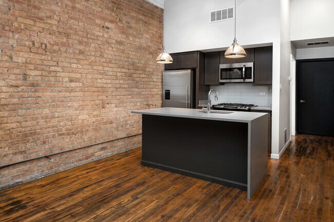 Building Photo - 1012 W Randolph St