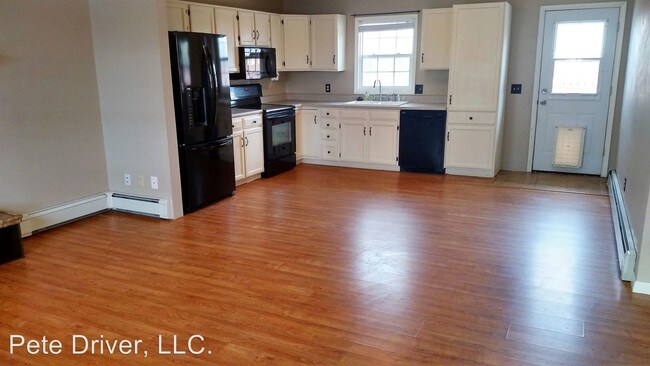 Building Photo - 4 br, 2 bath House - 200 W Boxelder