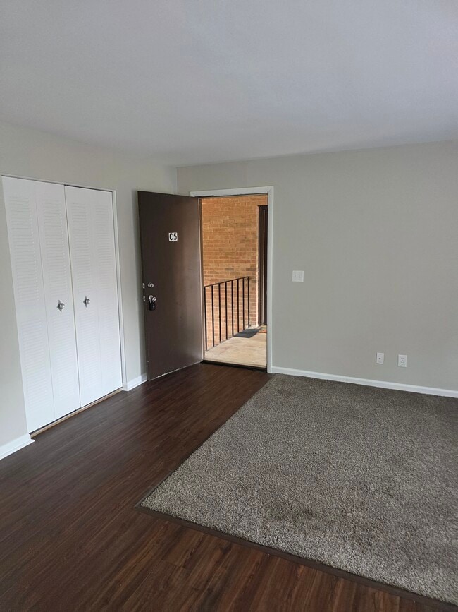 Building Photo - 487 Catalina Dr