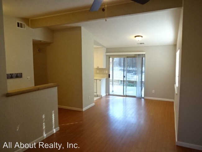 Building Photo - 3 br, 2 bath House - 1426 ELM STREET